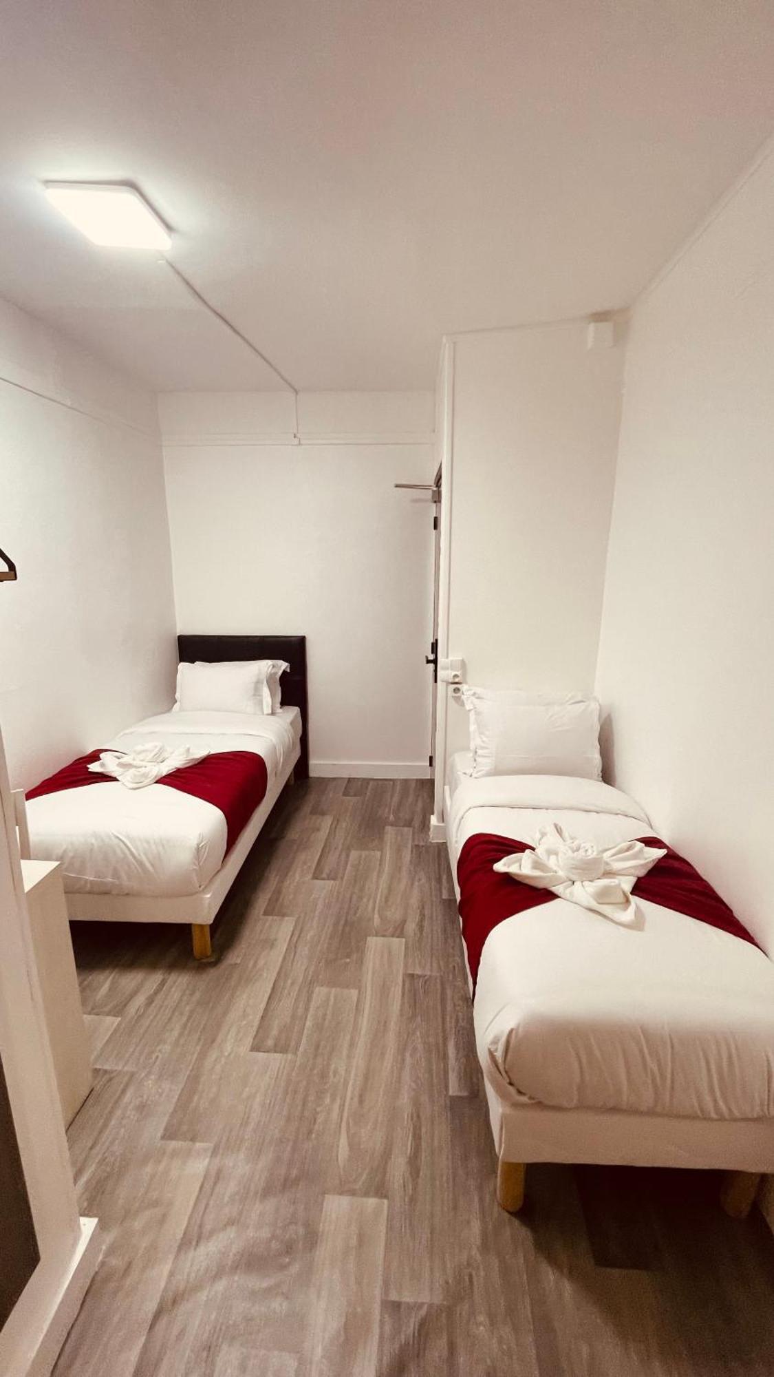 Chambre Lits Jumeaux avec Toilettes Communes